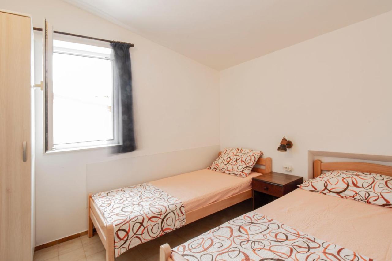 Galapagus Privat Beach & Boat Dock Apartamento Metajna Exterior foto