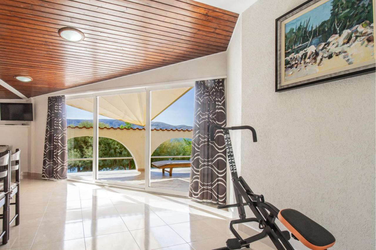 Galapagus Privat Beach & Boat Dock Apartamento Metajna Exterior foto