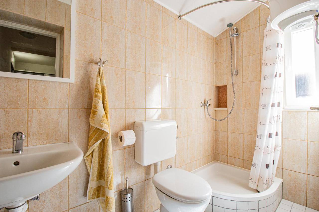 Galapagus Privat Beach & Boat Dock Apartamento Metajna Exterior foto