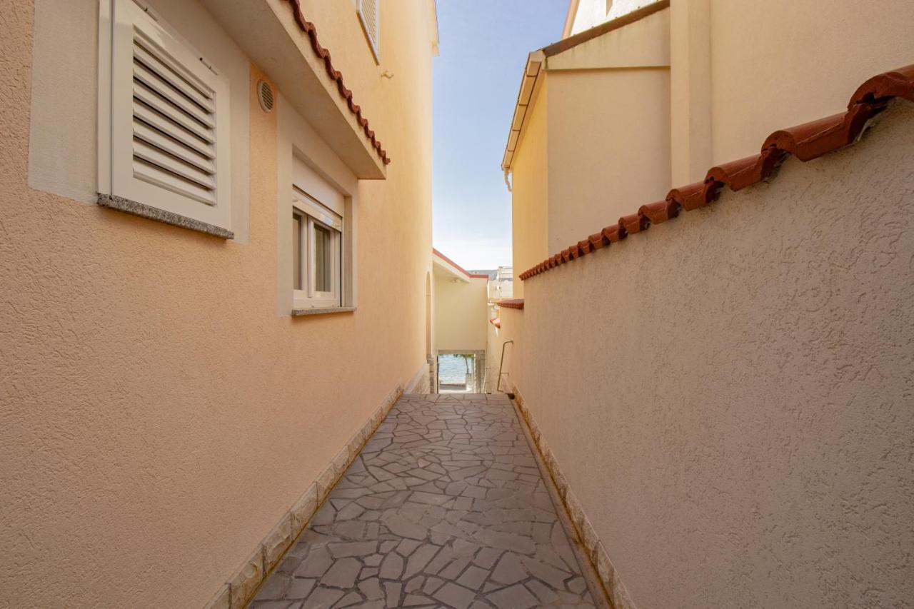 Galapagus Privat Beach & Boat Dock Apartamento Metajna Exterior foto