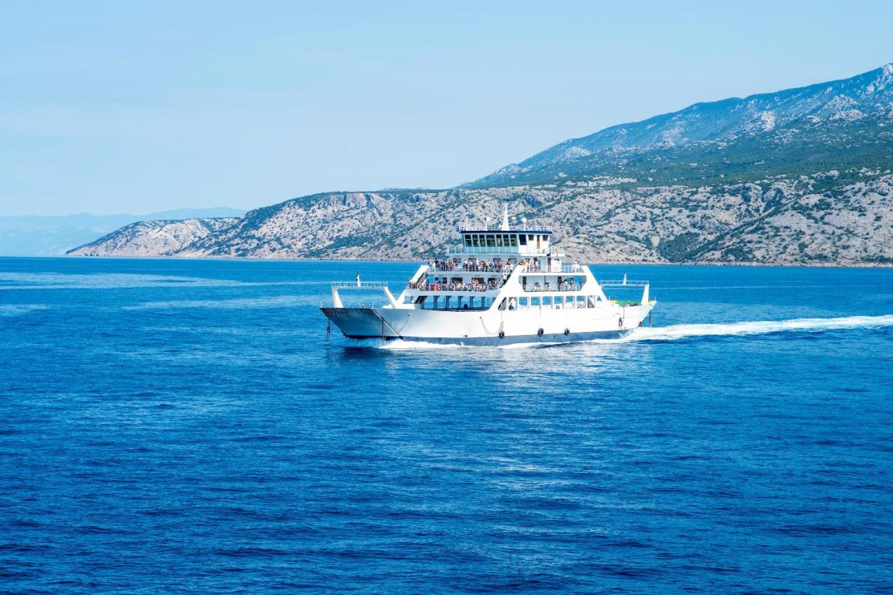 Galapagus Privat Beach & Boat Dock Apartamento Metajna Exterior foto