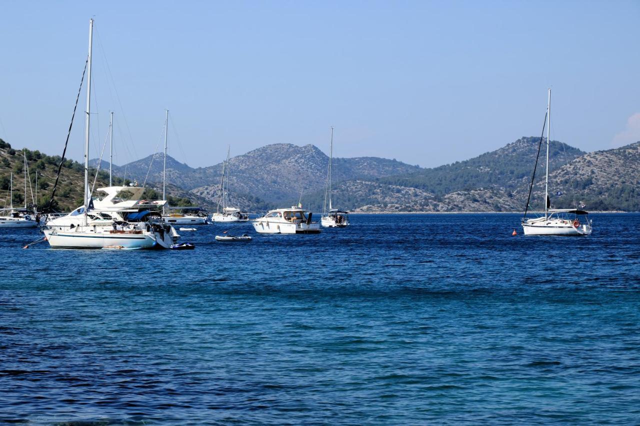 Galapagus Privat Beach & Boat Dock Apartamento Metajna Exterior foto